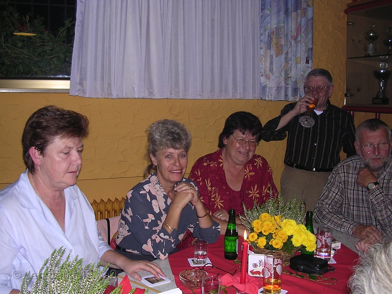 feier2005-12.JPG - Karin Jörg (Schröder) - Renate Urban (Müller) - Martina Rieger (Schultheiß) - Berthold Kronenberger - Arnold Heinz