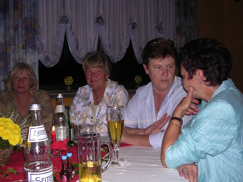 feier2005-25.JPG - Gertrud Wannowski (Kopp) - Helga Fecher (Kraus) - Karin Jörg (Schröder) - Ortrud Kröner (Stickler)