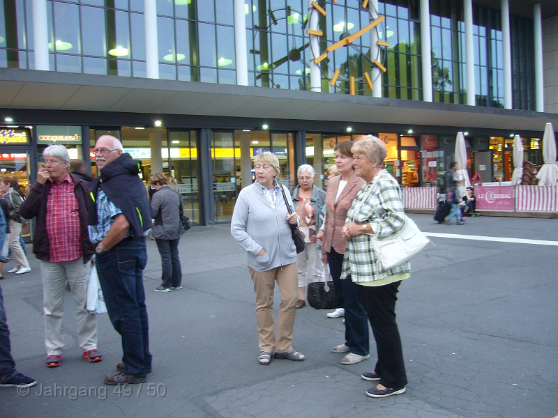 wuerzburg073.jpg - Wo bleibt der Rest der Manschaft?